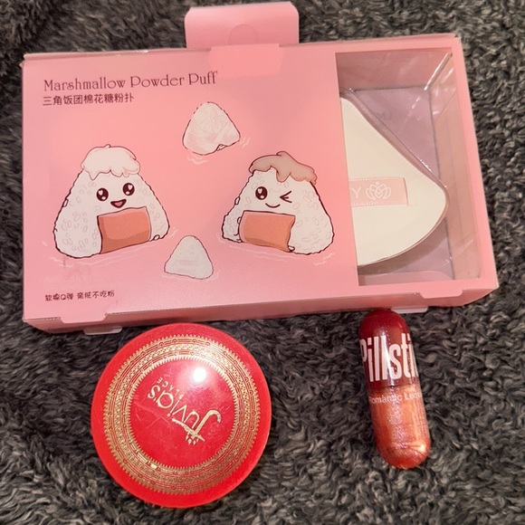 Makeup Bundle - Picture 1 of 5
